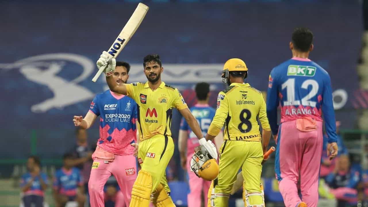 ఈ ఇన్నింగ్స్ క్రికెట్ చరిత్రలో 5 భారీ రికార్డులను గైక్వాడ్ బద్దలు కొట్టాడు. లిస్ట్ ఏ క్రికెట్లో ఒకే ఇన్నింగ్స్లో అత్యధిక సిక్సర్లు బాదిన తొలి భారతీయ బ్యాట్స్మెన్గా సంయుక్తంగా నిలిచాడు. రోహిత్ ఒక ఇన్నింగ్స్లో 16 సిక్సర్లు కొట్టాడు.