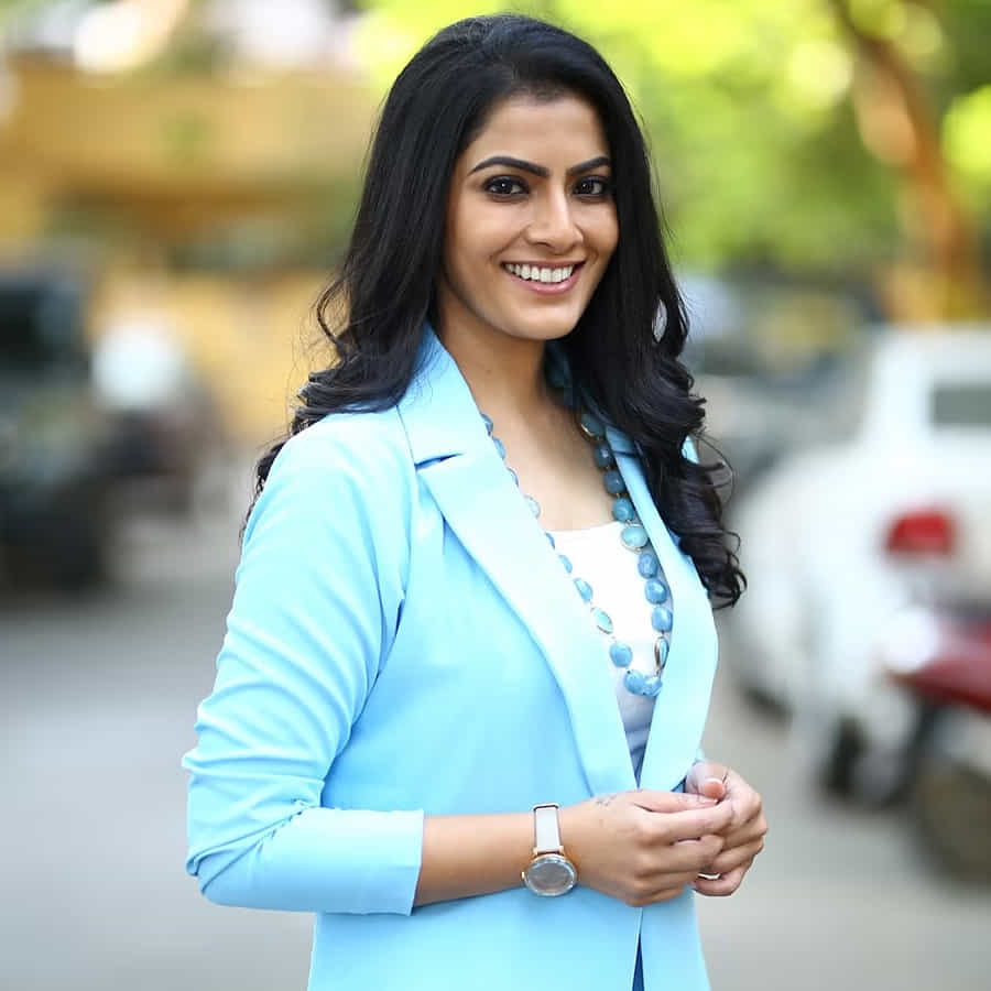 తెనాలి రామకృష్ణ బీఏ, బీఎల్ సినిమాతో తెలుగు తెరకు పరిచయమైన ఆమె.. ఆతర్వాత మాస్ మాహారాజా రవితేజ నటించిన క్రాక్ సినిమాతో గుర్తింపు తెచ్చుకుంది. ఇందులో పవర్ ఫుల్ విలన్ పాత్రలో కనిపించి మెప్పించింది