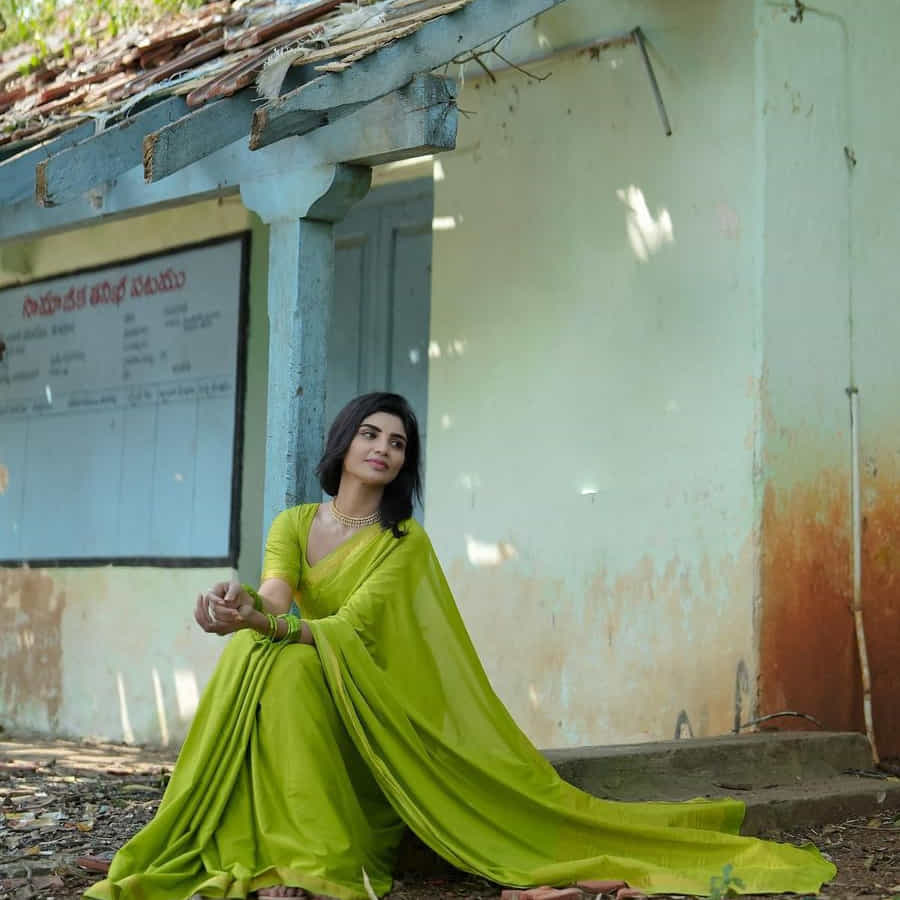 ఈ మధ్య జబర్దస్త్ లోకి వచ్చి బాగా ఫేమస్ అయింది వర్ష.. అంతకుముందు కొన్ని సీరియల్స్ లో నటించిన వర్షకి పెద్దగా పాపులర్ కాలేదు.. అయితే ఎప్పుడైతే జబర్దస్త్ లోకి ఎంట్రీ ఇచ్చిందో అప్పుటి నుంచి ఈ అమ్మడు క్రేజ్ అమాంతం పెరిగిపోయింది.