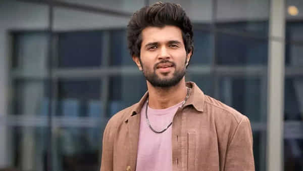 Vijay Deverakonda: ఈడీ ముందుకు నటుడు విజయ్ దేవరకొండ.. అధికారులు ఏం ప్రశ్నించనున్నారు.?