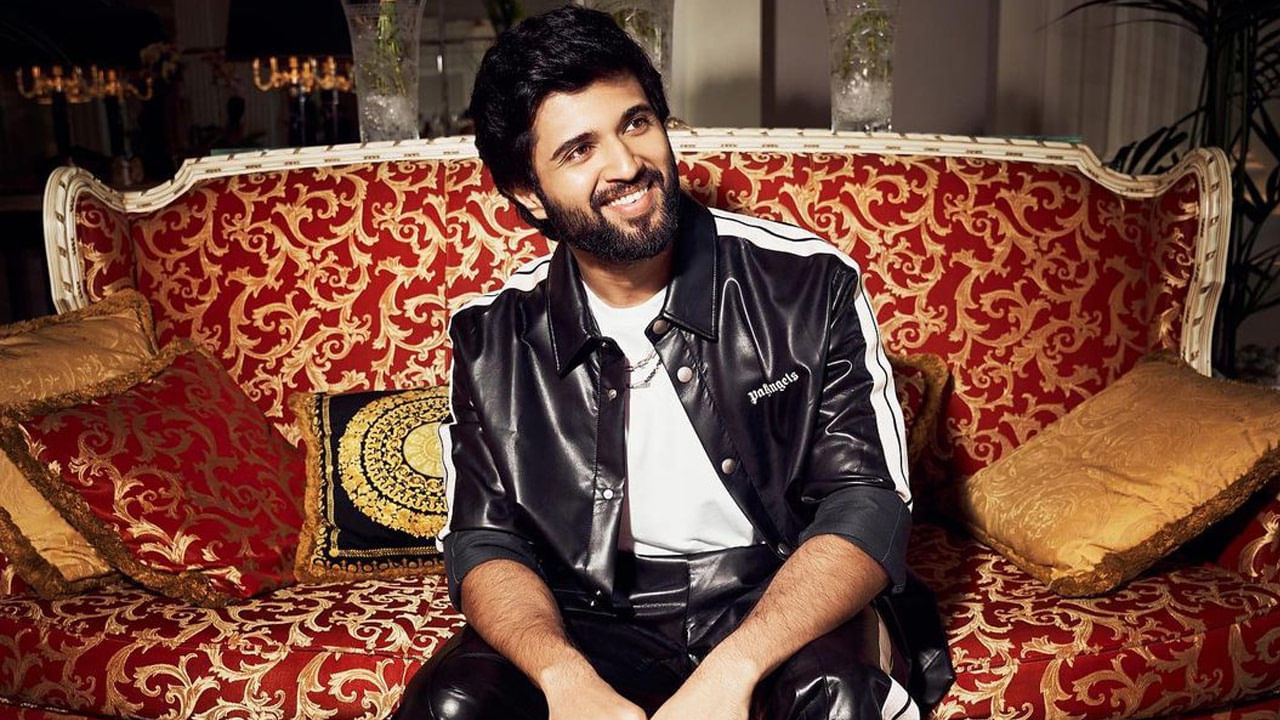 Vijay Deverakonda: పెద్ద కలలున్న అబ్బాయి.. భూవిపై ఉన్న ప్రతిదాన్ని సాధించాలనుకుంటాడు.. ఆసక్తికర పోస్ట్ చేసిన విజయ్ దేవరకొండ..