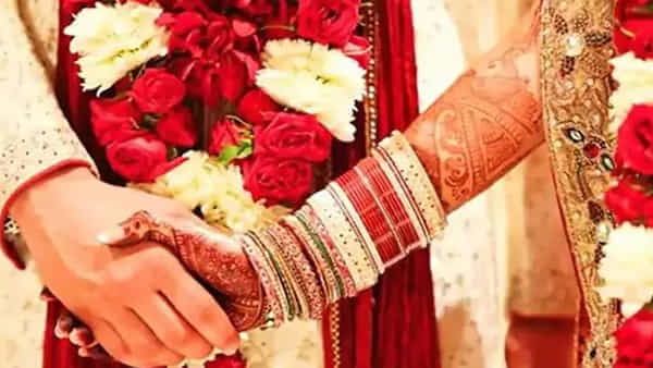 ఫస్ట్ నైట్ కోసం ఆత్రుతగా ఎదురుచూసిన భర్త.. భార్య ఎంట్రీతో లైట్ ఆఫ్.. కట్ చేస్తే, వామ్మో అంటూ..
