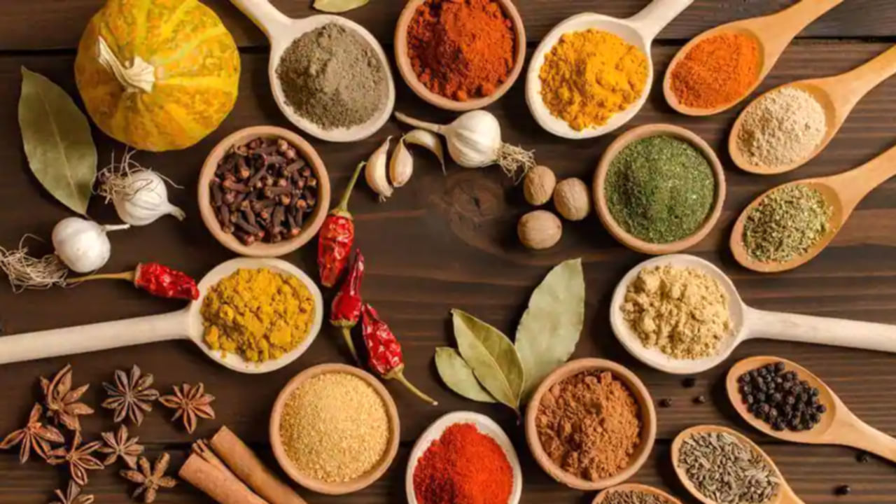 Indian Spices: మీ వంటింట్లోనే ఉండే ఈ 5 పదార్థాల ప్రయోజనాలేమిటో మీకు తెలుసా..? తెలుసుకుందాం రండి..