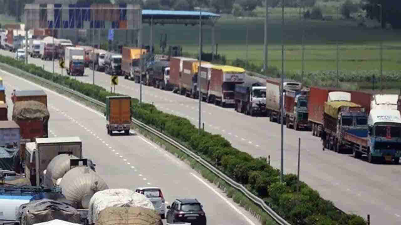 Haryana: ఒకదాని వెనుక మరొకటి.. హైవేపై ఢీ కొన్న 15 వాహనాలు.. కారణం అదే..