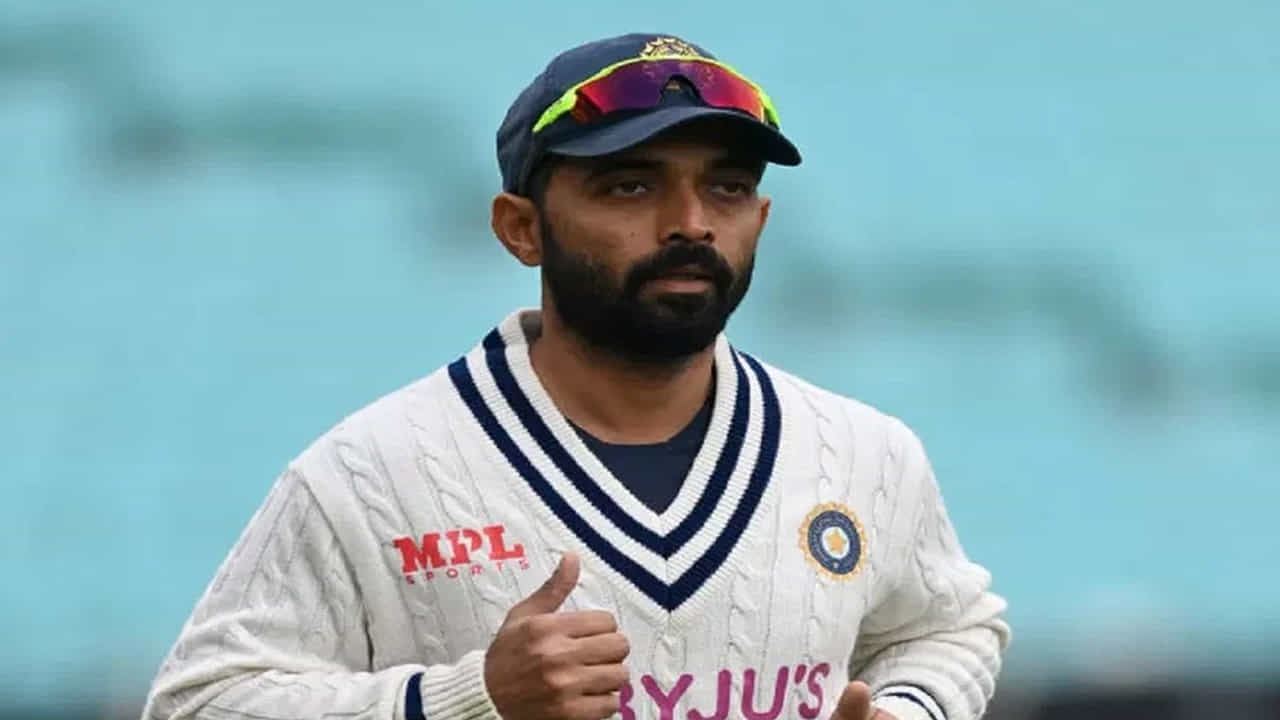 14 జనవరి 2022... ఇది అజింక్యా రహానే టీమ్ ఇండియా తరపున ఆడిన చివరి మ్యాచ్ తేదీ. సెంచూరియన్ మైదానంలో టీమిండియా తరఫున చివరి మ్యాచ్ ఆడిన రహానే పేలవ ప్రదర్శనతో టీమ్ ఇండియాకు దూరమయ్యాడు. అయితే ఇప్పుడు రంజీ ట్రోఫీలో ముంబయి జట్టుకు కెప్టెన్గా ఉన్న అజింక్య రహానే మళ్లీ అద్భుతమైన ఫామ్లోకి వచ్చి డబుల్ సెంచరీ సాధించాడు.