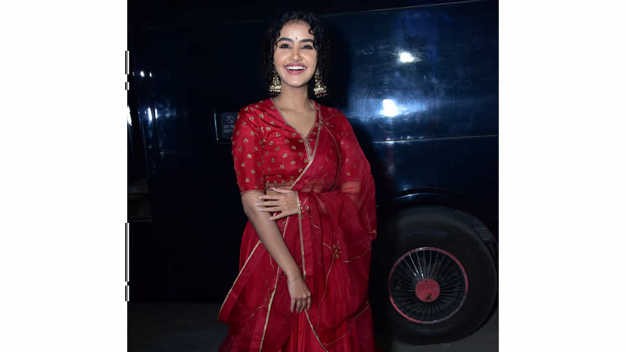 అనుపమ పరమేశ్వరన్ ఈ పేరుకు తెలుగు ఇండస్ట్రీలో ప్రత్యేకంగా పరిచయాలు అవసరం లేదు. వరస విజయాలతో తెలుగుకు వచ్చిన ఈ మలయాళీ ముద్దుగుమ్మ స్టార్ హీరోయిన్ అయిపోతుందని అనుకున్నారంతా.