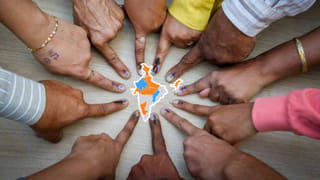 Hyderabad: దేశంలోనే అత్యంత ఖరీదైన కారును కొనుగోలు చేసిన మన హైదరాబాదీ.. వైరలవుతున్న ఫోటోలు..