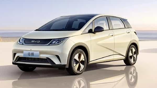 Electric Car: ఒక్క సారి చార్జ్ చేస్తే 420 కిలో మీటర్లు.. 7.5 సెకండ్స్ లోనే 0 నుంచి 100 కిలోమీటర్ల వేగంతో దూసుకెళ్లే కార్..