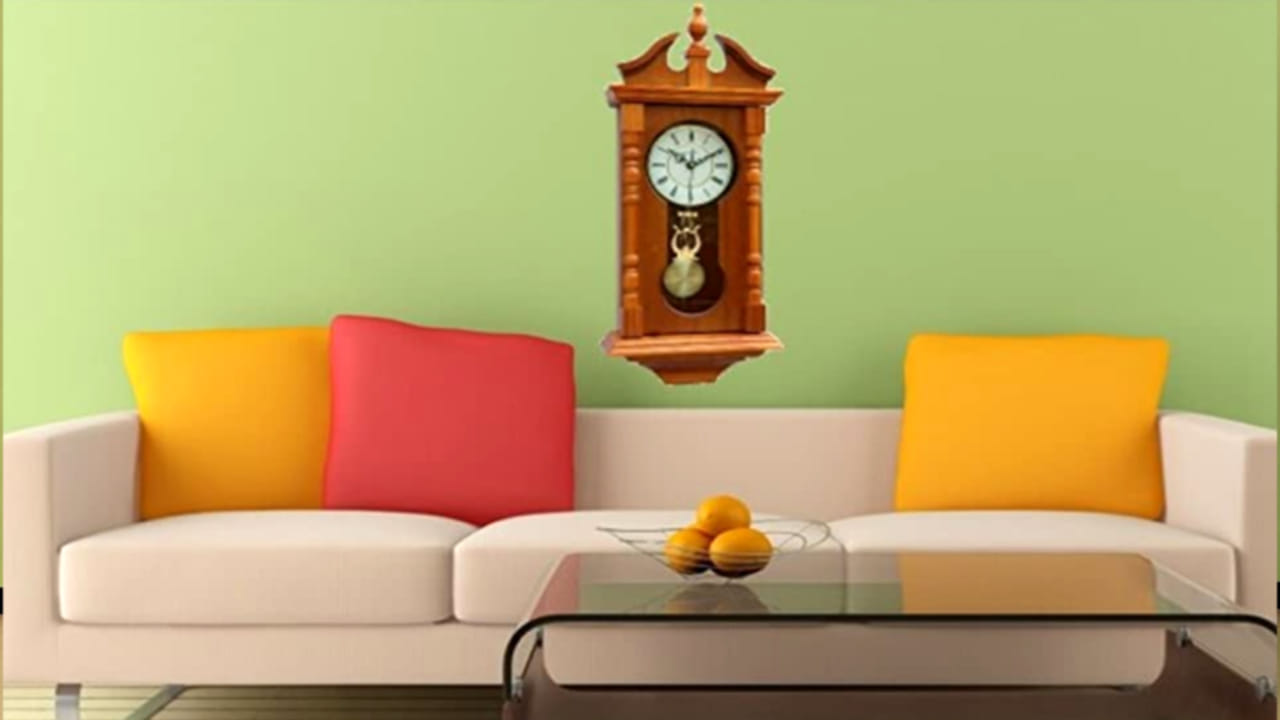 వాస్తు శాస్త్రం ప్రకారం ఇంట్లో లోలకం గడియారాలు అమర్చడం శ్రేయస్కరం కాదు. ఇది ఇంటి ఆనందం, ప్రశాంతతపై ప్రతికూలంగా ప్రభావం చూపుతుంది.