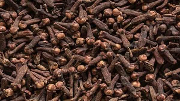 Benefit Of Clove: ఖాళీ కడుపుతో లవంగాలను తింటే ఎన్ని లాభాలో తెలుసా? ఈ రోజు నుండి మొదలు పెట్టండి..