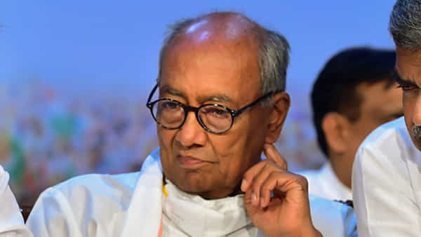 Telangana Congress: దిగ్విజయ్ సింగ్తో భేటీకి సిద్ధమైన రెండు వర్గాలు.. మరి డిగ్గీ రాజా మంతనాలు ఫలించేనా?
