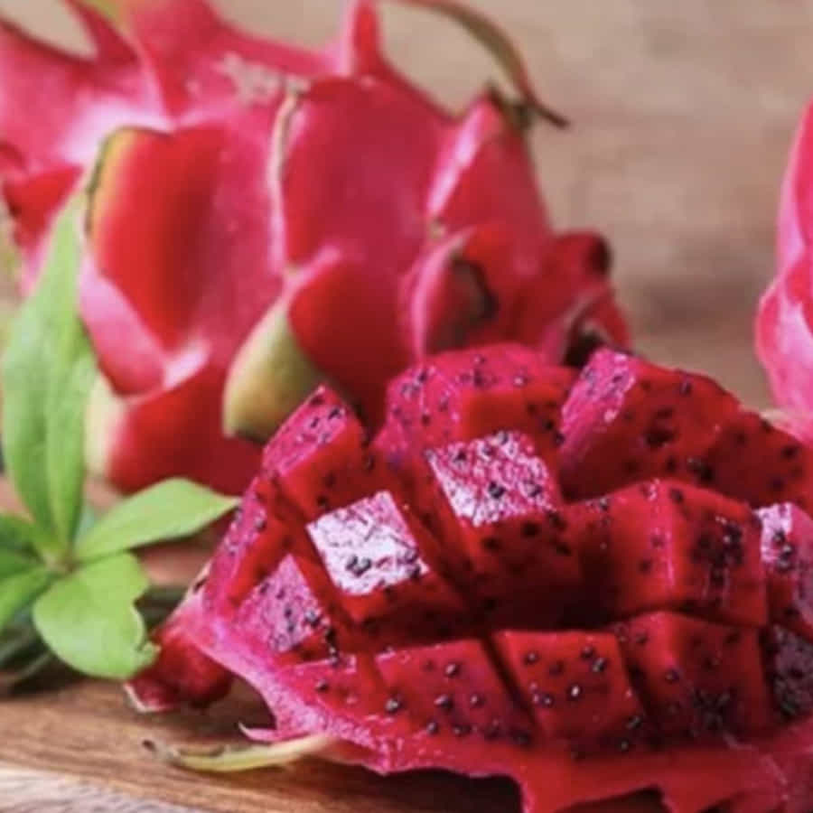 మీరు కీళ్లనొప్పుల కారణంగా దీర్ఘకాలిక నొప్పితో బాధపడుతున్నవారికి డ్రాగన్ ఫ్రూట్ మంచిది. ఇందులోని యాంటీ ఇన్ఫ్లమేటరీ గుణాలు కీళ్లు, కండరాలలో తీవ్రమైన నొప్పి నుండి ఉపశమనం కలిగిస్తుందని అధ్యయనాలు సూచిస్తున్నాయి. డ్రాగన్ ఫ్రూట్లోని యాంటీఆక్సిడెంట్లు ఫ్రీ రాడికల్స్ను తటస్థీకరిస్తాయి.