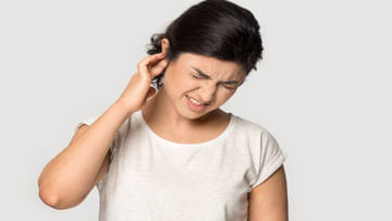 Ear Pain: చెవి నొప్పి చంపేస్తోందా..? అయితే, ఇలాంటి ఇంటి చిట్కాలు పాటించండి..ఉపశమనం పొందుతారు..