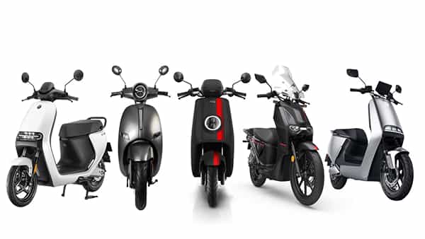 Electric Scooters: అదిరిపోయే ఫీచర్లతో బడ్జెట్ ఫ్రెండ్లీ ఎలక్ట్రిక్ స్కూటర్స్ ఇవే..ఓ లుక్కెయ్యండి