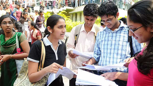 Telangana: తెలంగాణ నిరుద్యోగులకు గుడ్ న్యూస్.. గ్రూప్ 4 ఉద్యోగాలకు ప్రిపేర్ అవుతోన్న వారికి ఉచితంగా శిక్షణ.