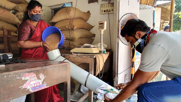 Free Ration: కేంద్ర ప్రభుత్వం ఉచిత రేషన్ పథకాన్ని నిలిపివేస్తుందా ? అందుకేనా ఈ నిర్ణయం