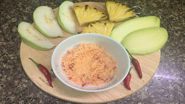 fruits with salt: ఈ పండ్లపై ఉప్పు చల్లుకుని తింటే ఎంత ప్రమాదమో తెలుసా..? విషం కంటే డేంజర్!