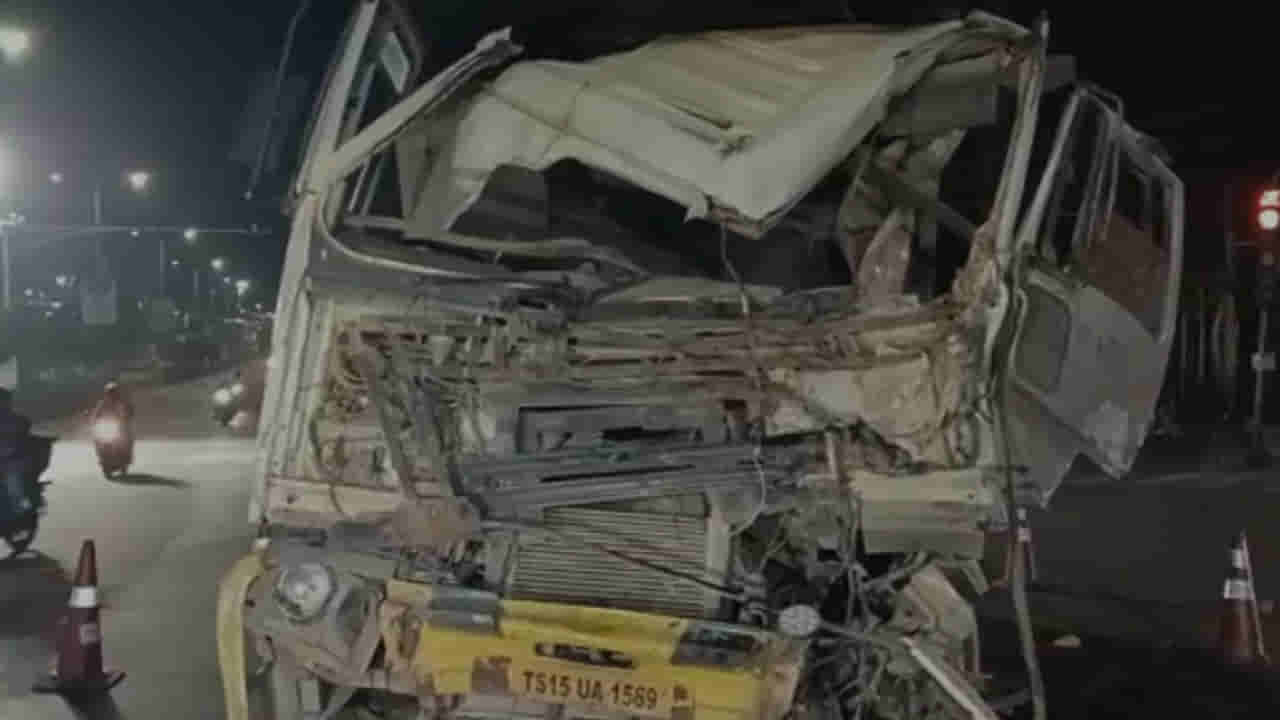 Hyderabad: టిప్పర్ బీభత్సం.. ఒకరు మృతి.. నుజ్జు నుజ్జయిన నాలుగు కార్లు, రెండు బైక్ లు..