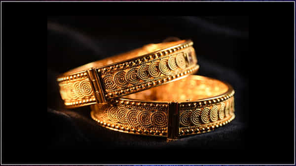 Gold Price Today: మహిళలకు గుడ్న్యూస్.. దిగి వచ్చిన బంగారం, వెండి ధరలు