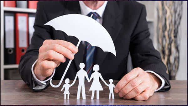 Health Insurance: ఆరోగ్య బీమా తీసుకోవడం లాభామా.. నష్టమా.. హెల్త్ ఇన్య్సూరెన్స్లో ఎన్ని రకాలున్నాయంటే..