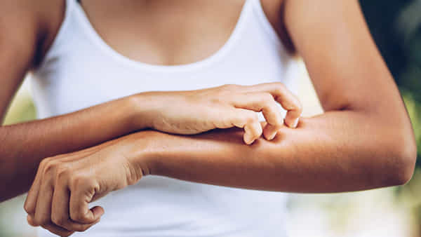Health Tips: మీ శరీరంలో ఈ లక్షణాలు కనిపిస్తే ఏమాత్రం నిర్లక్ష్యం చేయకండి.. ప్రాణాలే పోతాయ్..!