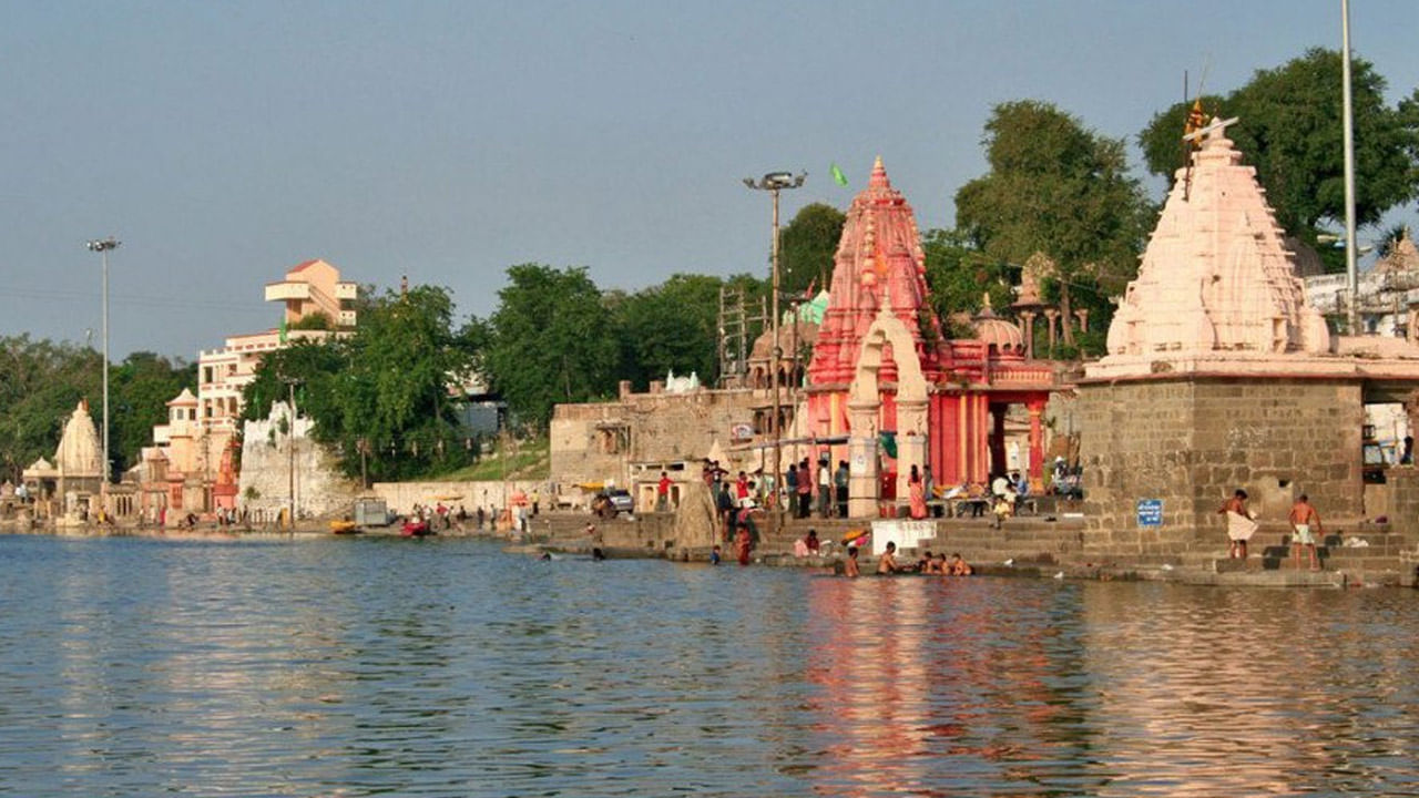 Holy Rivers In India 13
