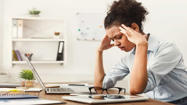 Remedies for Headache: తలనొప్పి సమస్యతో బాధపడుతున్నారా..? అయితే ఈ హోం రెమెడీస్ మీ కోసమే..