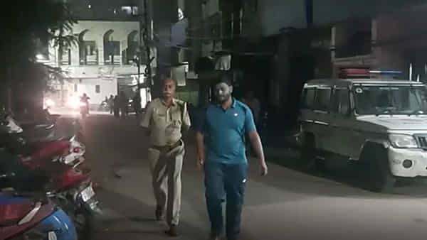 Hyderabad: హైదరాబాద్లో అమానుషం.. దుకాణంలో కూల్ డ్రింక్ చోరీ చేశాడని బాలుడిని పట్టుకోని..