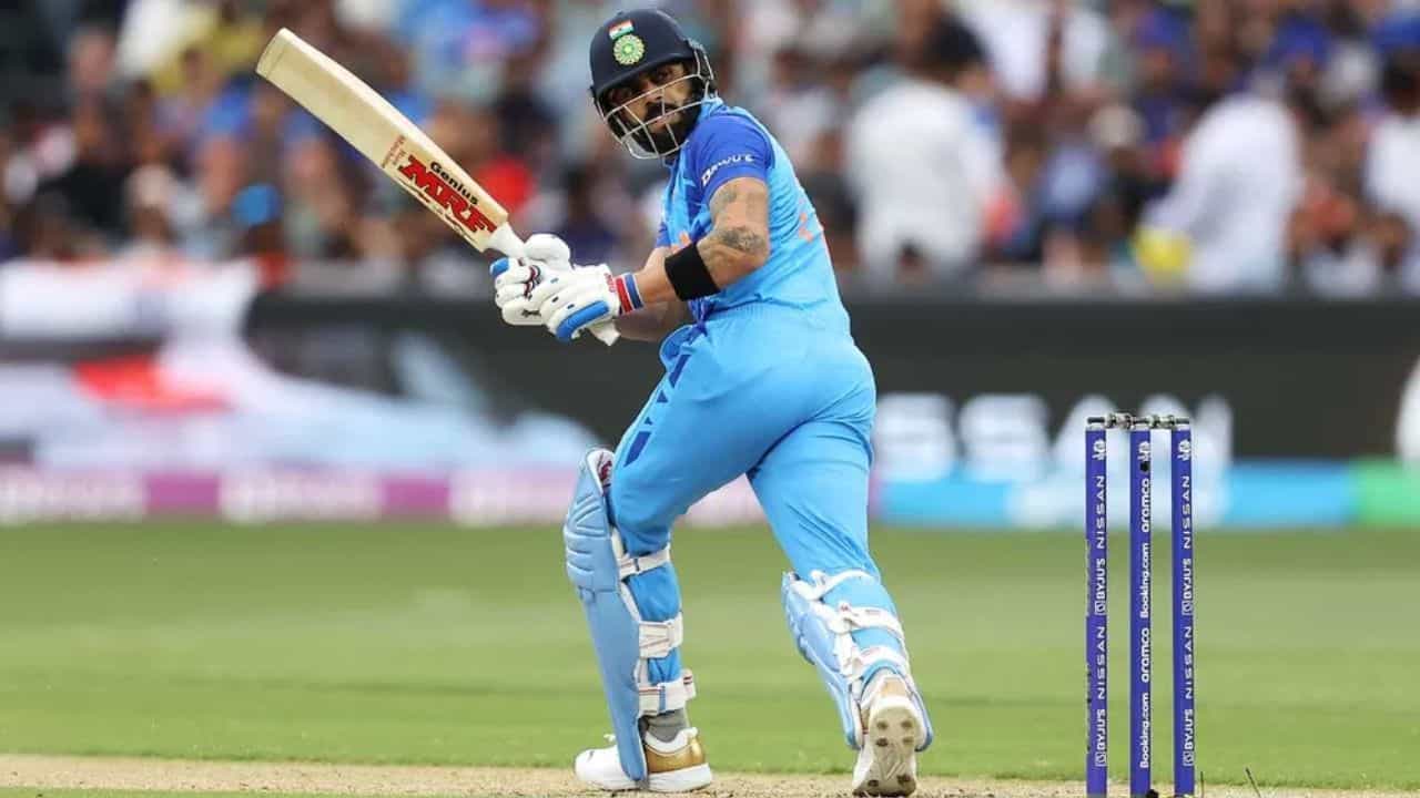 ఈ లైఫ్తో విరాట్ కోహ్లీ వెనుదిరిగి చూడలేదు. బంగ్లాదేశ్లో తన 1000 ODI పరుగుల స్క్రిప్ట్ను రాశాడు. వన్డే సిరీస్ ప్రారంభానికి ముందు, అతనికి 1000 వన్డే పరుగులు చేయడానికి 30 పరుగులు అవసరం. ఈ 30 పరుగులు చేసేందుకు మూడో వన్డే వరకు ఆగాల్సిందే.