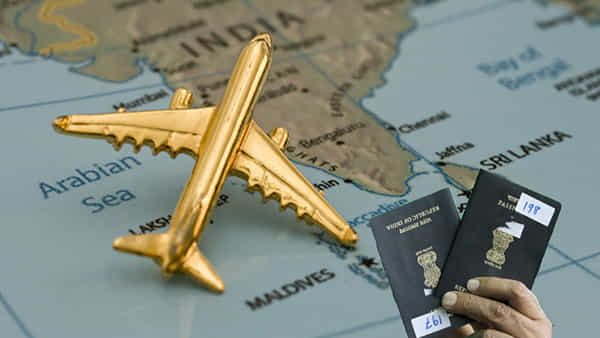 Indian Migration: స్వదేశం వద్దు.. విదేశాలే ముద్దు.. భారీ సంఖ్యలో పౌరసత్వాన్ని వదులుకుంటున్న భారతీయులు..