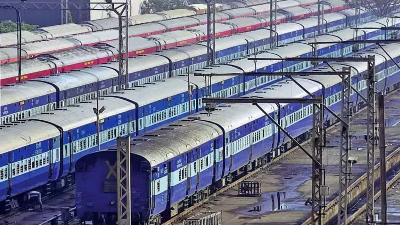 Indian Railways: ఎలక్ట్రిక్ రైల్ ఇంజిన్‌ల తయారీలో భారత రైల్వే సరికొత్త రికార్డు..
