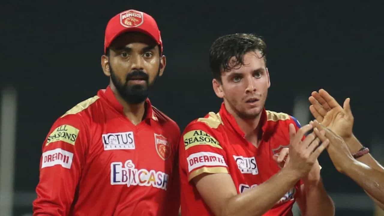 డిసెంబరు 23న జరిగే వేలంలో తన ప్రదర్శనకు జట్లు ప్రతిఫలమిస్తాయని రిచర్డ్సన్ ఆశిస్తున్నాడు. రిచర్డ్సన్ తన బేస్ ధరను రూ.1.5 కోట్లుగా ఉంచుకున్నాడు. 2021లో ఐపీఎల్లో ఆడాడు. అప్పుడు పంజాబ్ కింగ్స్ రూ. 14 కోట్లకు కొనుగోలు చేసింది. కానీ, అతను ఘోరంగా ఫ్లాప్ అయ్యాడు. రిచర్డ్సన్ 3 మ్యాచ్ల్లో కేవలం 3 వికెట్లు మాత్రమే పడగొట్టాడు. 10 కంటే ఎక్కువ సగటుతో పరుగులు చేశాడు.