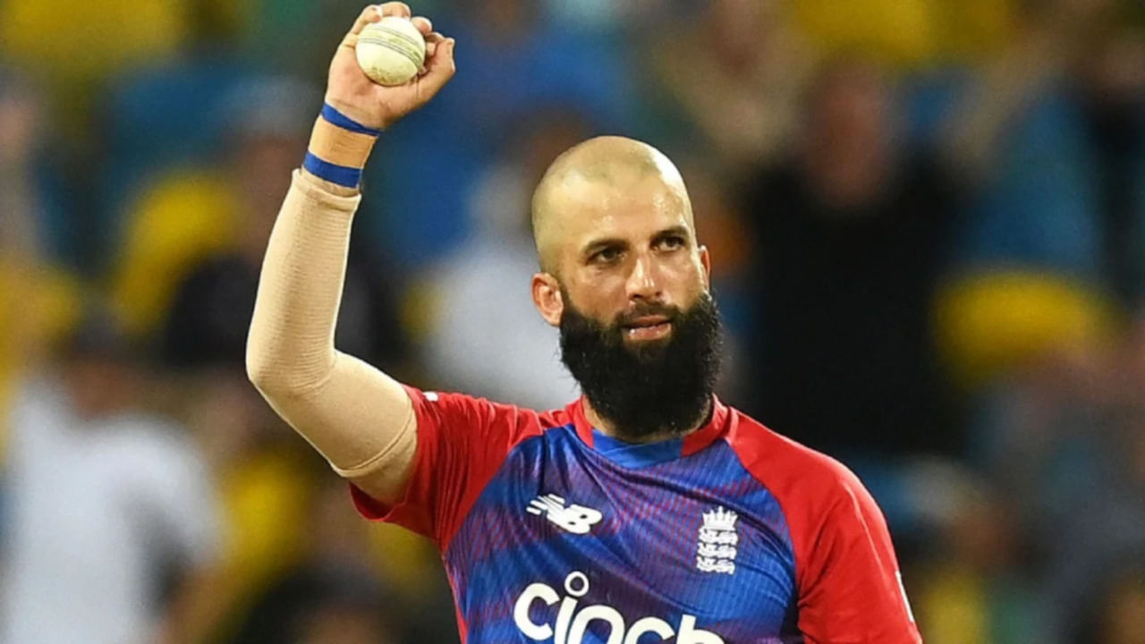   Moeen Ali: England all rounder Moeen Ali's ancestry is from Pakistan.  But Ali started his cricket career for England.  Moeen Ali, who previously appeared for RCB, is now in the CSK team.