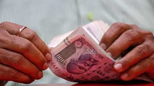 7th Pay Commission Updates: కేంద్ర ప్రభుత్వ ఉద్యోగులకు 2023లో డీఏ ఎంత పెరుగుతుందంటే..? కొత్త ఏడాదిలో ప్రతిరోజూ పండగే..