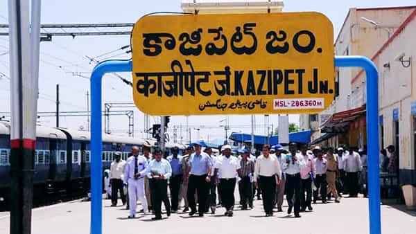 Telangana: కాజీపేట రైల్వే కోచ్ ఫ్యాక్టరీపై చేతులెత్తేసిన కేంద్రం.. రాజ్యసభ వేదికగా కీలక ప్రకటన..