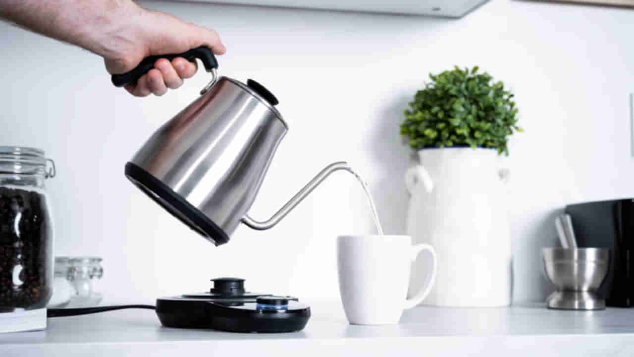 Electric Kettle: చలికాలంలో వేడివేడి డ్రింక్స్ తాగాలనుకుంటున్నారా..? అయితే మీకు ఉపకరించే టాప్ 4 ఎలక్ట్రిక్ కెటిల్స్ వివరాలిదిగో..