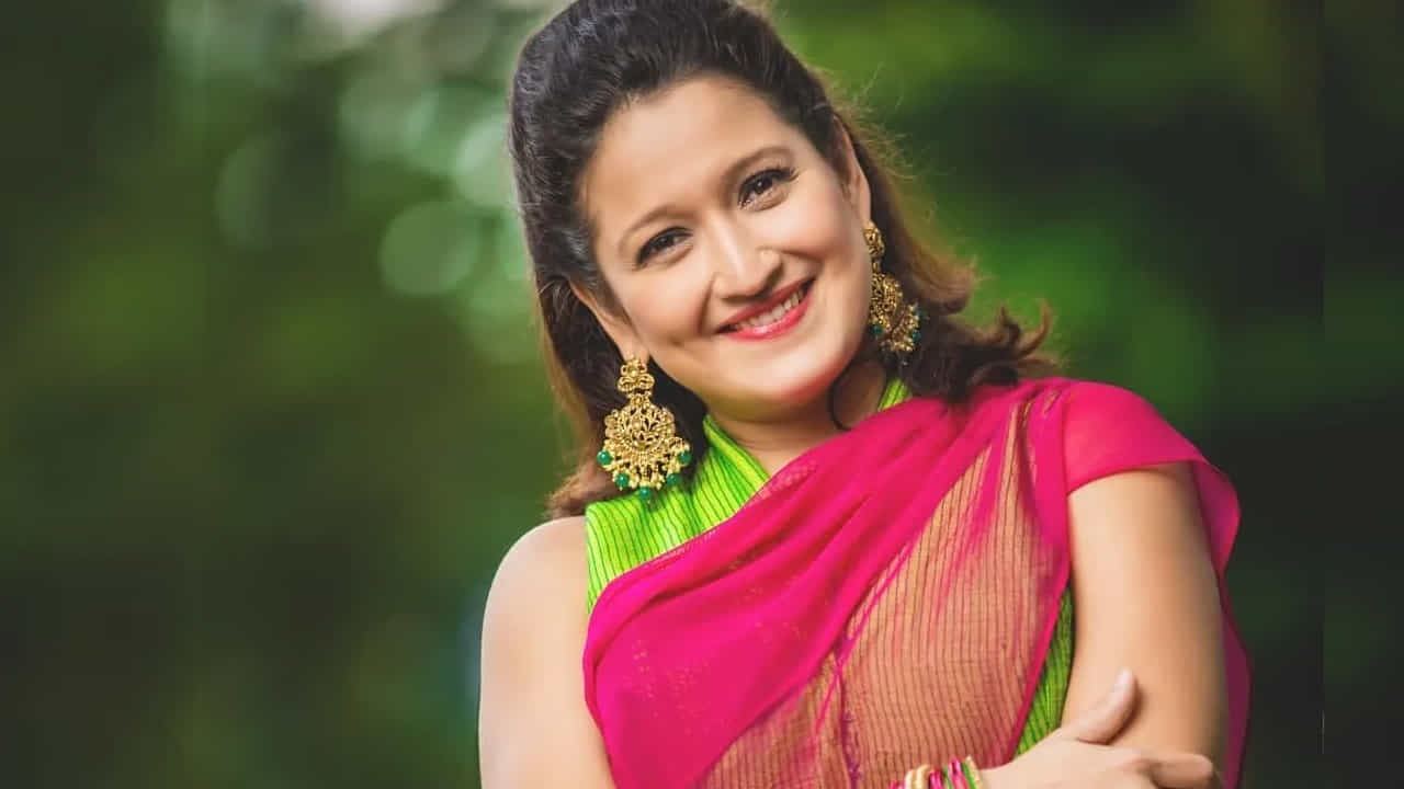 తెలుగులో లైలా శ్రీకాంత్ సరసన ఎగిరే పావురమా చిత్రంలో నటించింది. అలాగే బాలకృష్ణ సరసన పవిత్ర ప్రేమ చిత్రంలో కూడా లైలా మెరిసింది. వివాహం తర్వాత లైలా పూర్తిగా సినిమాలకు దూరం అయింది.