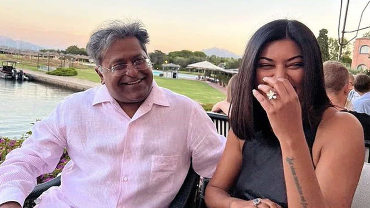 భారత వ్యాపారవేత్త లలిత్ మోదీ నాలుగో స్థానంలో నిలిచారు. క్రికెట్ను ప్యూర్ క్యాపిటల్ గేమ్గా మార్చిన వ్యక్తి లలిత్ మోడీ. ఆయన కుటుంబం తరతరాలుగా వ్యాపారంలో నిమగ్నమై ఉంది. లలిత్ మోదీకి కూడా సొంత వ్యాపార సామ్రాజ్యం ఉంది. నటి సుస్మితా మోడీతో అనుబంధం కారణంగా అతను 2022 గూగుల్లో టాప్ సెర్చ్లో ఉన్నాడు.