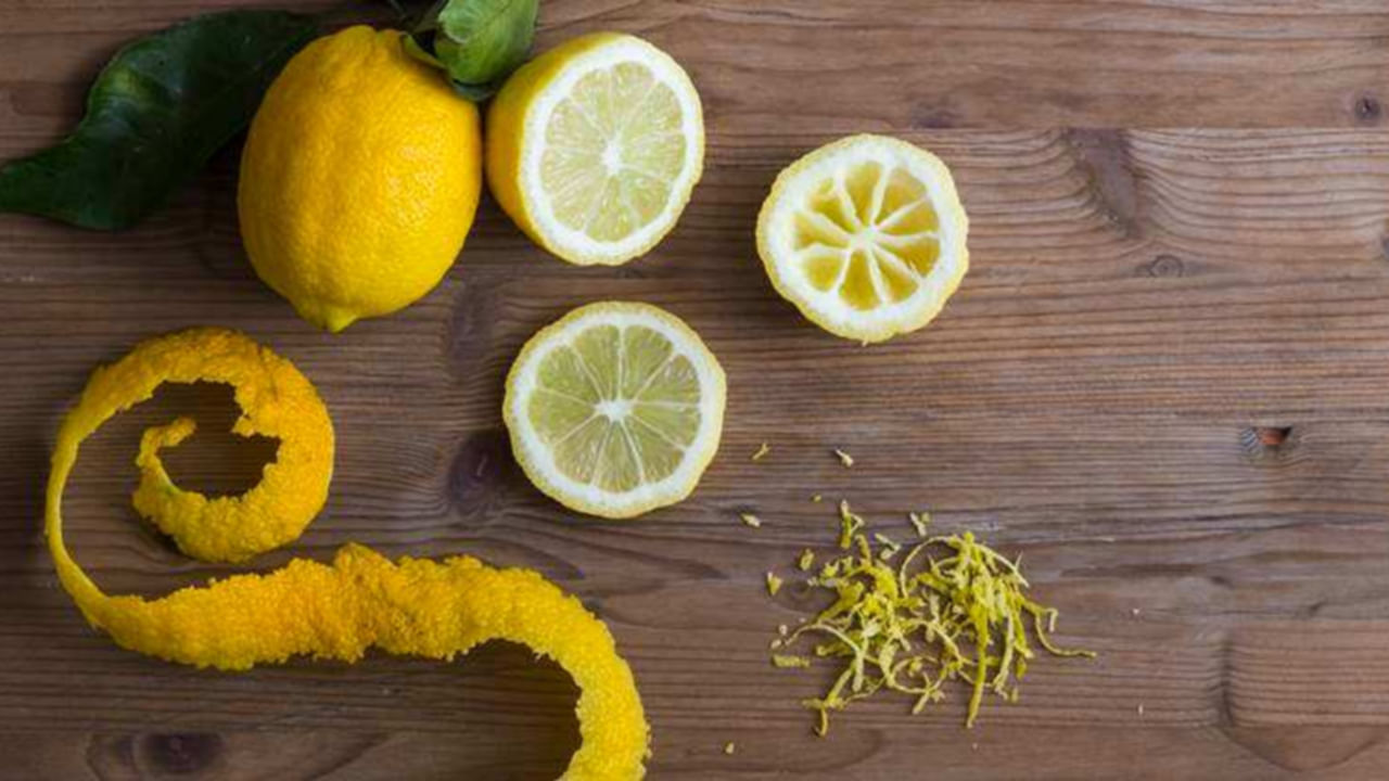 Lemon Peel Benefits: నిమ్మకాయ తొక్కే కదా అని నెట్టేస్తున్నారా..? దాని ప్రయోజనాలేమిటో తెలిస్తే తప్పక నోరెల్లబెట్టాల్సిందే..