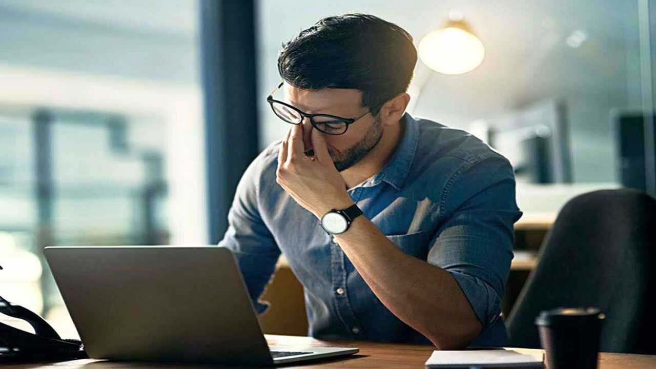 Desk Job Health Risk: ఎక్కువ సేపు కంప్యూటర్ ముందే కూర్చొని పని చేస్తున్నారా? అయితే మీకు ఓ షాకింగ్ న్యూస్..