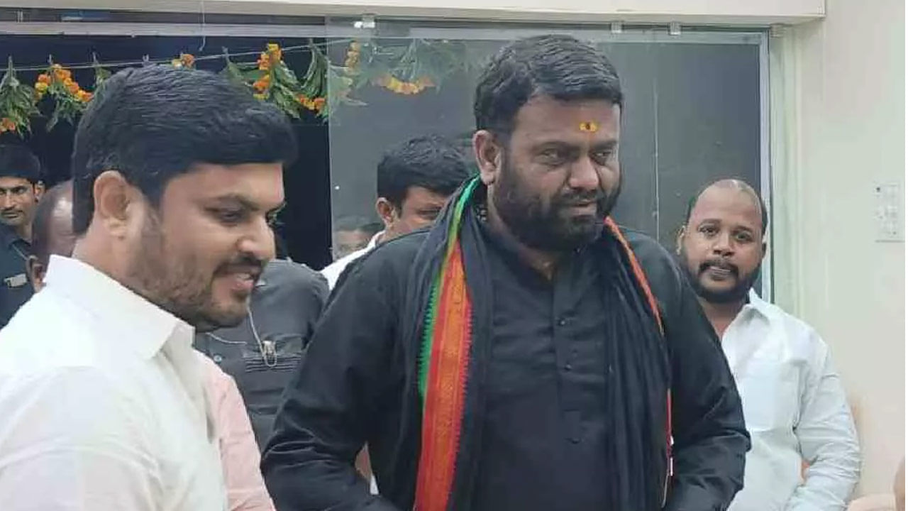 MLA Rohith Reddy: ఎమ్మెల్యేల కొనుగోలు కేసు గురించే అడిగారు.. ఈడీ అధికారుల తీరుపై రోహిత్‌ రెడ్డి ఫైర్..