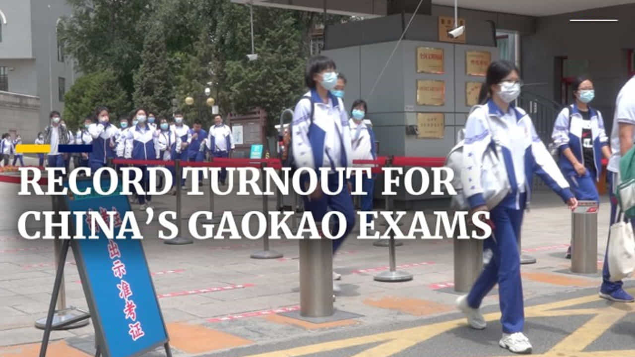 చైనాకు చెందిన గావోకావో (China’s Gaokao) పరీక్ష ప్రపంచంలోనే అత్యంత కఠినమైన పరీక్షట. ఈ పరీక్ష తొమ్మిది గంటల పాటు ఉంటుందట. ఈ పరీక్షకు ప్రతేయేట చైనాలో దాదాపు 12 మిలియన్ల మంది (కోటీ 12 లక్షల మంది) అభ్యర్థులు హాజరవుతారు.