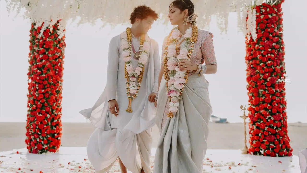 షణ్ముఖ్ జశ్వంత్ తో కలిసి సూర్య వెబ్ సిరీస్లో నటించి ఓవర్నైట్ క్రేజ్ సొంతం చేసుకుంది మౌనికారెడ్డి. ఇదే క్రేజ్తో పవర్స్టార్ పవన్ కల్యాణ్ భీమ్లా నాయక్ చిత్రంలో నటించే అవకాశం దక్కించుకుంది. ఆ చిత్రంలో లేడీ కానిస్టేబుల్ పాత్రలో కనిపించిన మౌనికా నటనకు మంచి మార్కులే పడ్డాయి.