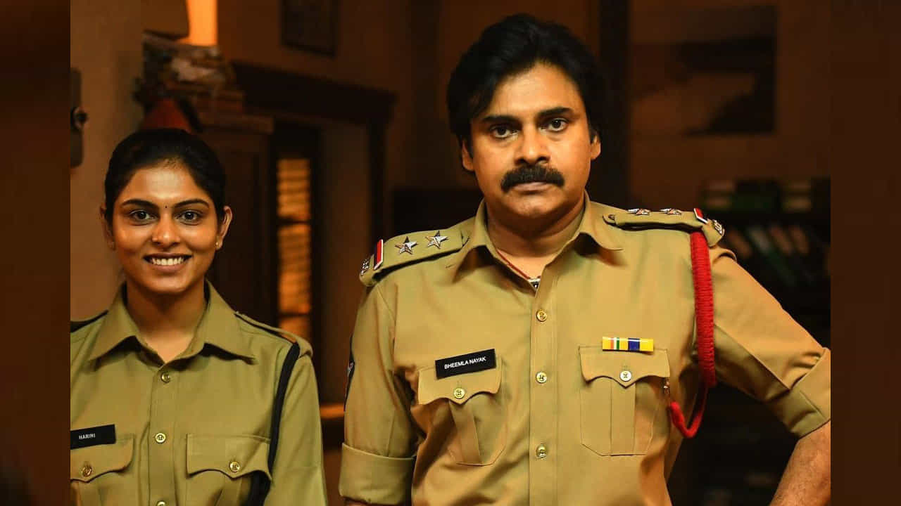 ఈ సిరీస్ తో రాత్రికి రాత్రే స్టార్ డమ్ తెచ్చుకుంది మౌనిక. అదే క్రేజ్ తో పవర్ స్టార్ పవన్ కళ్యాణ్ నటించిన భీమ్లా నాయక్ చిత్రంలో నటించే ఛాన్స్ కొట్టేసింది. ఈ మూవీలో లేడీ కానిస్టేబుల్ పాత్రలో కనిపించింది.