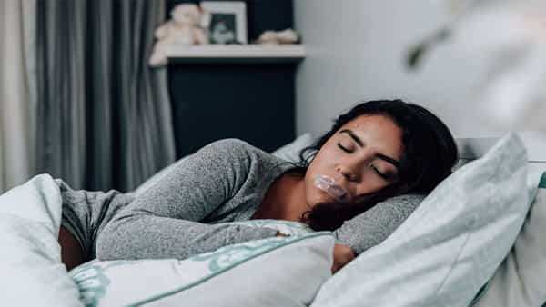 Sleeping Tips: గురక సమస్యను పరిష్కరించే శాస్త్రీయ పద్ధతి..! మౌత్ ట్యాపింగ్ అద్భుతమంటున్న పరిశోధకులు..