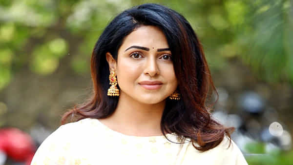 Nandini Rai: ఆ కారణంతో టెర్రస్పై నుంచి దూకి ఆత్మహత్య చేసుకుందామనుకున్నా.. తెలుగు హీరోయిన్ షాకింగ్ కామెంట్స్