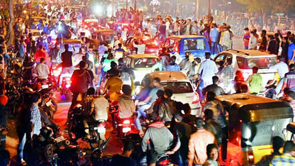 Hyderabad: న్యూఇయర్ వేళ హైదరాబాదీలకు పోలీసులు హెచ్చరిక.. అలా చేస్తే అంతే సంగతులు.. రూల్స్ ఇవే!