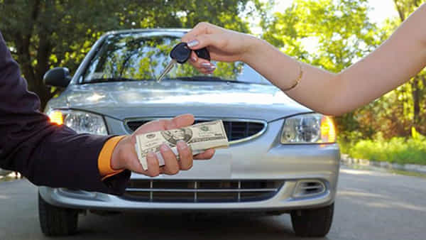 Old Car Tips: సెకండ్ హ్యాండ్ కారు కొనాలని ప్లాన్ చేస్తున్నారా.. ఈ విషయాలను తప్పకుండా గుర్తుంచుకోండి..