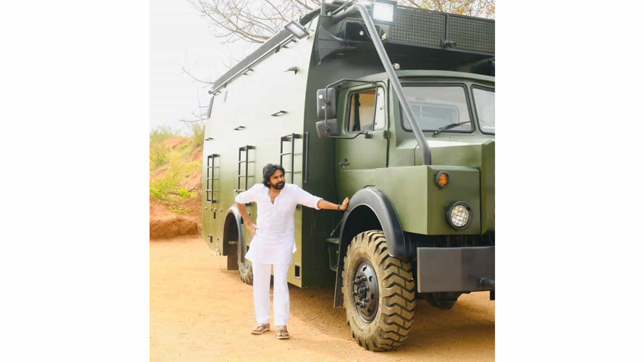 వాహనానికి సంబంధించి కొన్ని ముఖ్య సూచనలను పార్టీ నాయకుడు శ్రీ తంగెళ్ల ఉదయ్ శ్రీనివాస్ కి ఇచ్చారు. వాహనాన్ని తీర్చిదిద్దుతున్న సాంకేతిక నిపుణులతోను చర్చించారు
దుర్గాదేవి సప్త మాతృకల్లో ఒకరు... వారాహి 