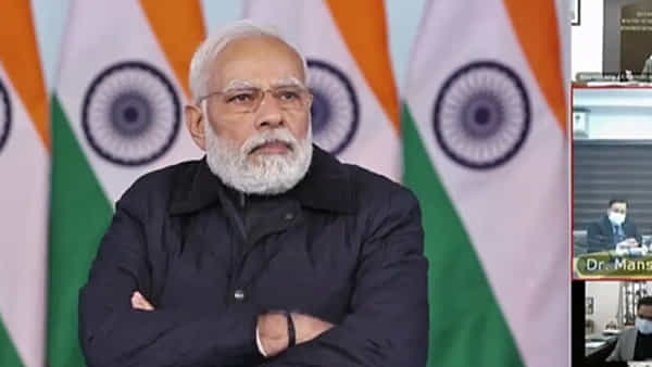 Coronvirus: కొవిడ్ ఇంకా ముగియలేదు.. కోవిడ్ టెస్టులను పెంచండి.. అధికారులకు ప్రధాని మోదీ కీలక ఆదేశాలు..